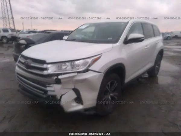 5TDZZRFH5KS304035 2019 TOYOTA HIGHLANDER - Image 2
