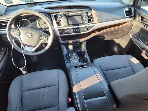 5TDZZRFH5KS305038 2019 TOYOTA HIGHLANDER - Image 8