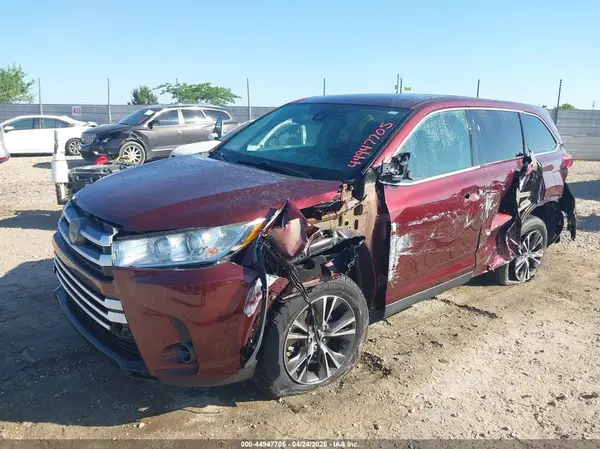 5TDZZRFH5KS306285 2019 TOYOTA HIGHLANDER - Image 2