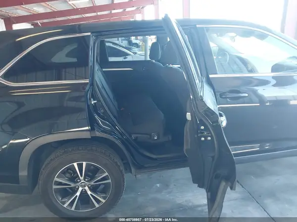 5TDZZRFH5KS311504 2019 TOYOTA HIGHLANDER - Image 8
