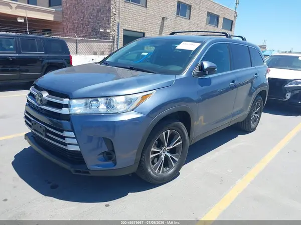 5TDZZRFH5KS315729 2019 TOYOTA HIGHLANDER - Image 2