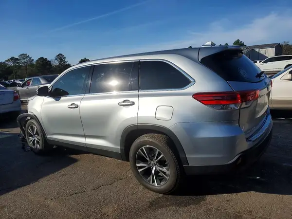 5TDZZRFH5KS319196 2019 TOYOTA HIGHLANDER - Image 2