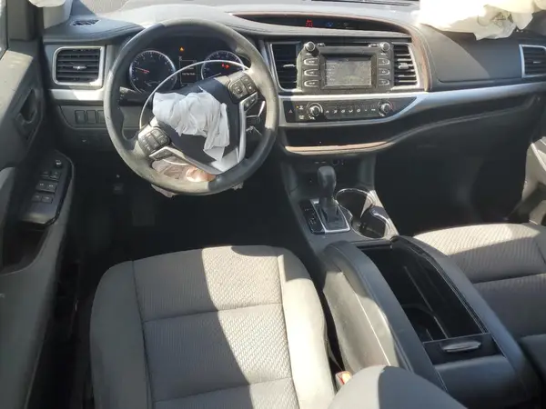 5TDZZRFH5KS320364 2019 TOYOTA HIGHLANDER - Image 8
