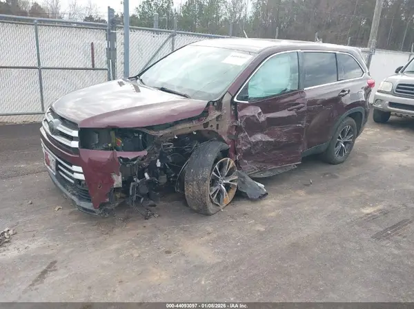 5TDZZRFH5KS325662 2019 TOYOTA HIGHLANDER - Image 2