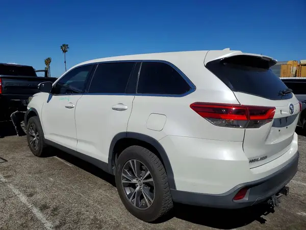 5TDZZRFH5KS340114 2019 TOYOTA HIGHLANDER - Image 2
