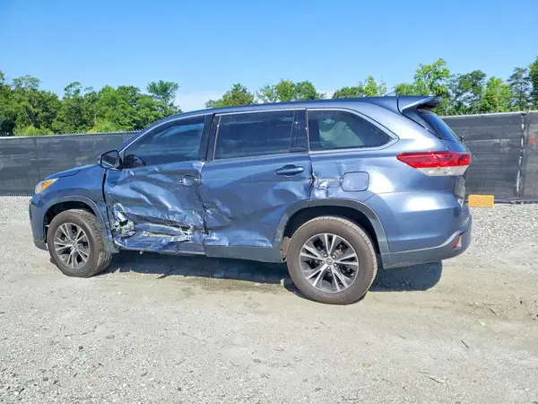 5TDZZRFH5KS347290 2019 TOYOTA HIGHLANDER - Image 2