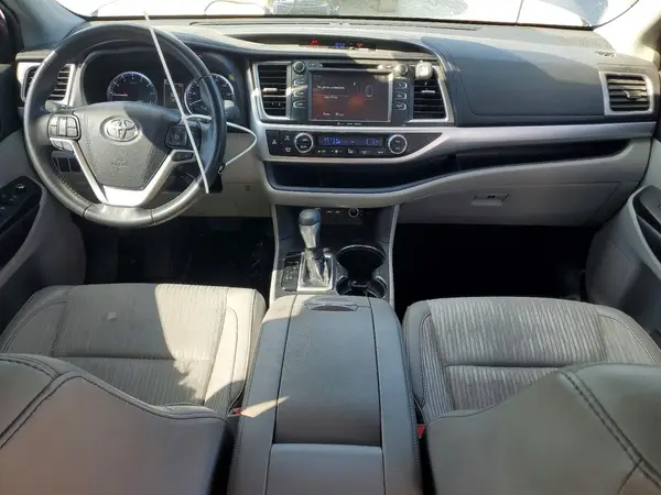 5TDZZRFH5KS347290 2019 TOYOTA HIGHLANDER - Image 8