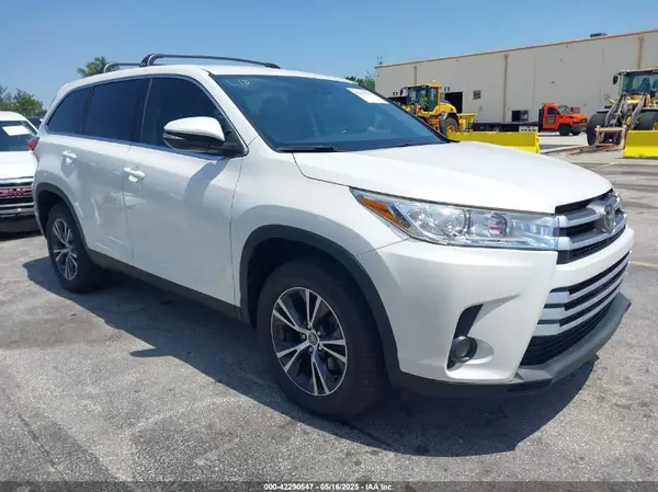 5TDZZRFH5KS348391 2019 TOYOTA HIGHLANDER - Image 1