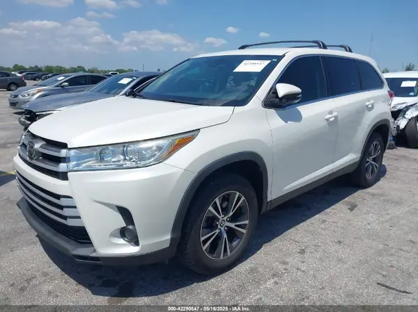 5TDZZRFH5KS348391 2019 TOYOTA HIGHLANDER - Image 2