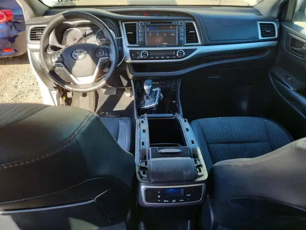 5TDZZRFH5KS348729 2019 TOYOTA HIGHLANDER - Image 8