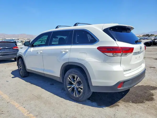 5TDZZRFH5KS349010 2019 TOYOTA HIGHLANDER - Image 2