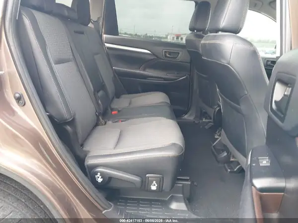 5TDZZRFH5KS349248 2019 TOYOTA HIGHLANDER - Image 8