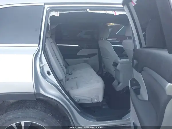 5TDZZRFH5KS355258 2019 TOYOTA HIGHLANDER - Image 8