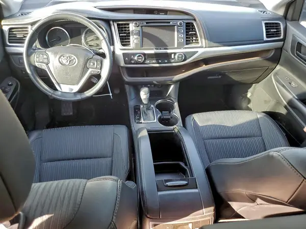 5TDZZRFH5KS360279 2019 TOYOTA HIGHLANDER - Image 8