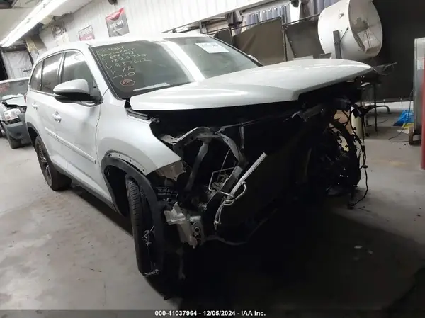 5TDZZRFH5KS362629 2019 TOYOTA HIGHLANDER - Image 1