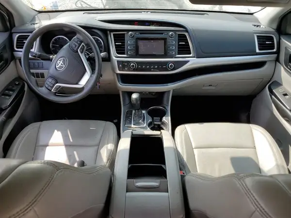 5TDZZRFH5KS366695 2019 TOYOTA HIGHLANDER - Image 8