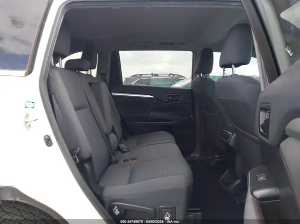 5TDZZRFH5KS368608 2019 TOYOTA HIGHLANDER - Image 8