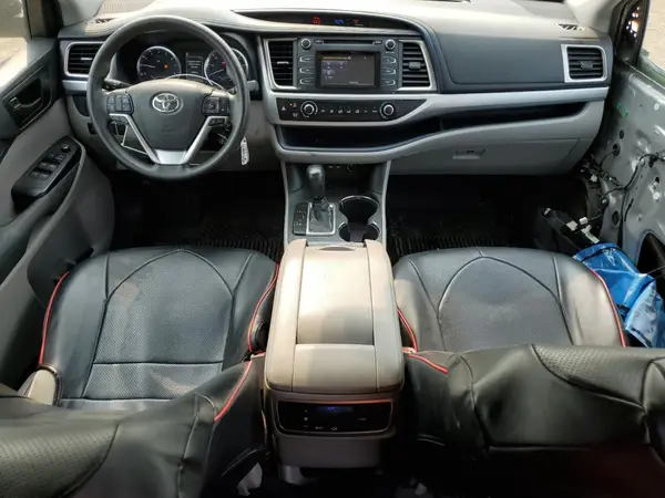 5TDZZRFH5KS370200 2019 TOYOTA HIGHLANDER - Image 8