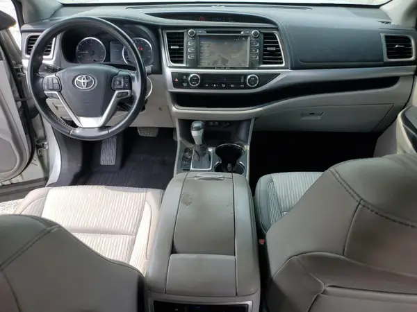 5TDZZRFH6HS192001 2017 TOYOTA HIGHLANDER - Image 8