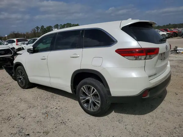 5TDZZRFH6HS198039 2017 TOYOTA HIGHLANDER - Image 2
