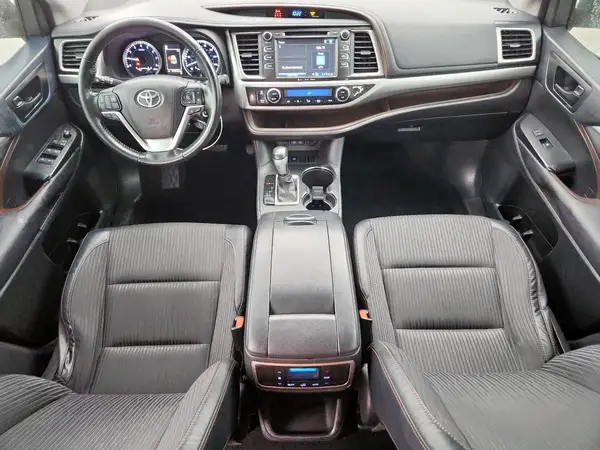 5TDZZRFH6HS201053 2017 TOYOTA HIGHLANDER - Image 8