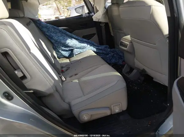 5TDZZRFH6HS207290 2017 TOYOTA HIGHLANDER - Image 8