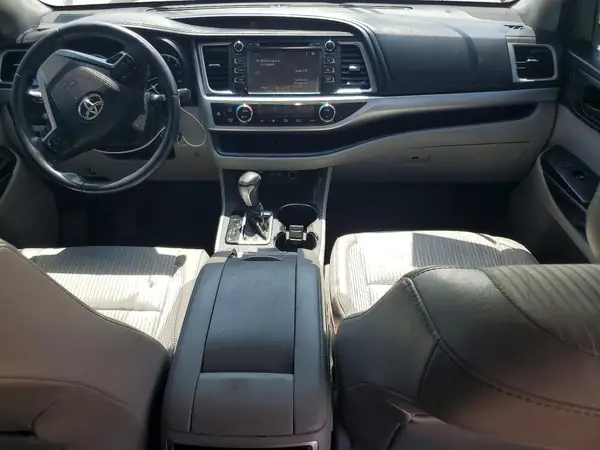 5TDZZRFH6HS215826 2017 TOYOTA HIGHLANDER - Image 8