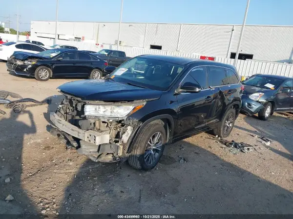 5TDZZRFH6HS220640 2017 TOYOTA HIGHLANDER - Image 2