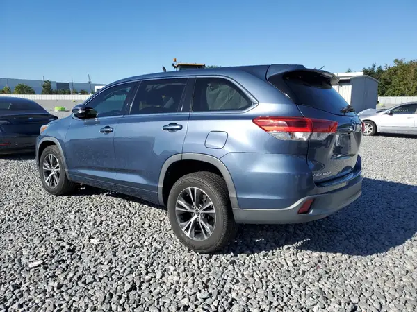 5TDZZRFH6HS221898 2017 TOYOTA HIGHLANDER - Image 2