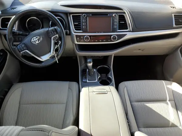 5TDZZRFH6HS221898 2017 TOYOTA HIGHLANDER - Image 8