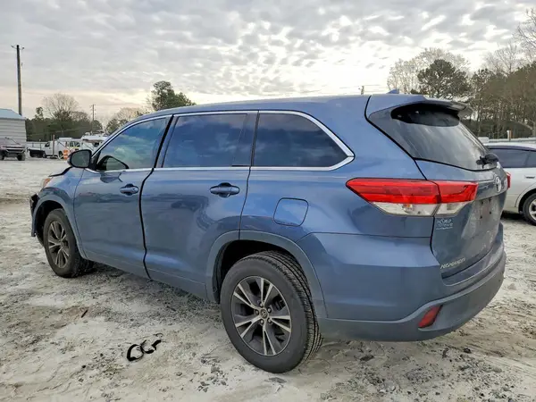 5TDZZRFH6HS227118 2017 TOYOTA HIGHLANDER - Image 2