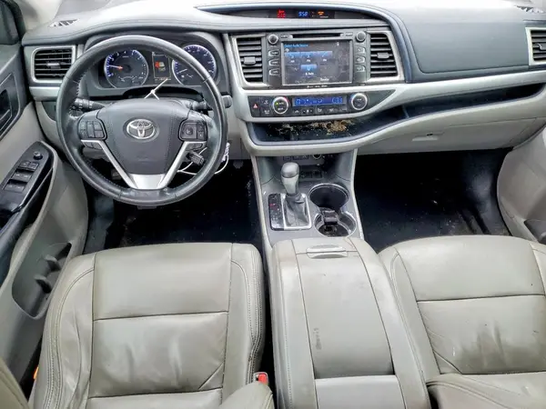 5TDZZRFH6HS227118 2017 TOYOTA HIGHLANDER - Image 8