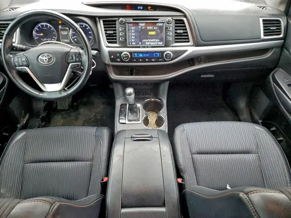 5TDZZRFH6HS234764 2017 TOYOTA HIGHLANDER - Image 8