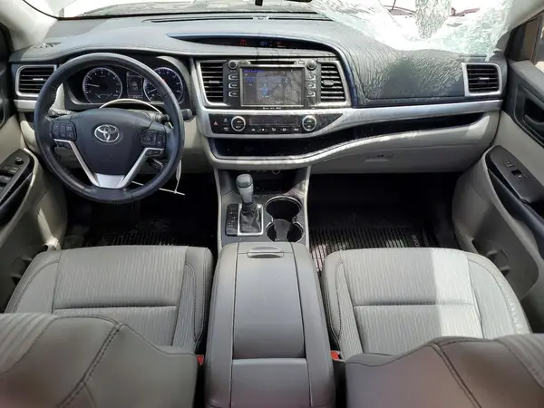 5TDZZRFH6JS236679 2018 TOYOTA HIGHLANDER - Image 8