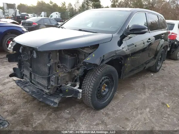 5TDZZRFH6JS240523 2018 TOYOTA HIGHLANDER - Image 2
