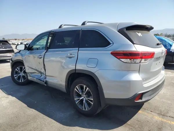5TDZZRFH6JS244538 2018 TOYOTA HIGHLANDER - Image 2