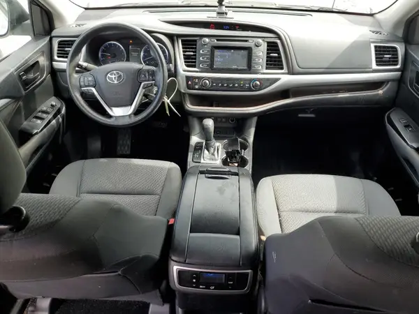 5TDZZRFH6JS255863 2018 TOYOTA HIGHLANDER - Image 8