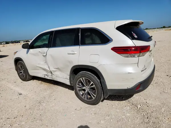 5TDZZRFH6JS273294 2018 TOYOTA HIGHLANDER - Image 2