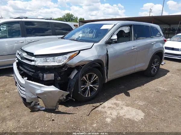 5TDZZRFH6JS279368 2018 TOYOTA HIGHLANDER - Image 2
