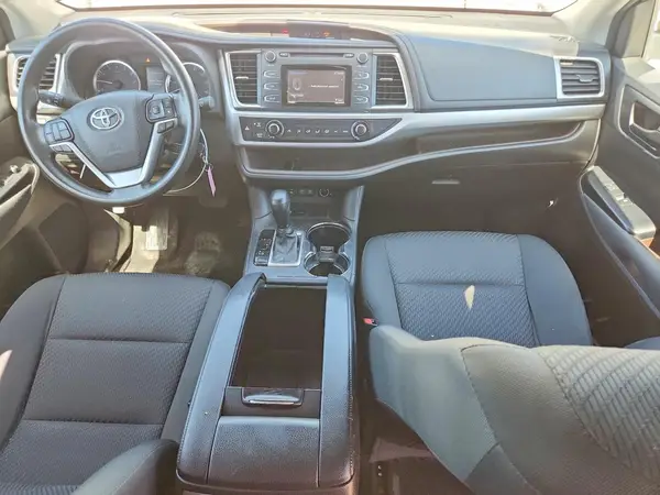 5TDZZRFH6JS284568 2018 TOYOTA HIGHLANDER - Image 8