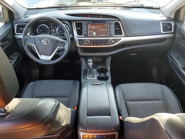 5TDZZRFH6JS286398 2018 TOYOTA HIGHLANDER - Image 8