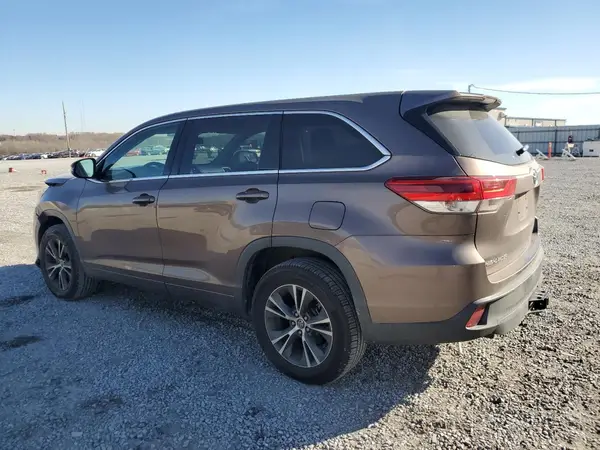 5TDZZRFH6JS288376 2018 TOYOTA HIGHLANDER - Image 2