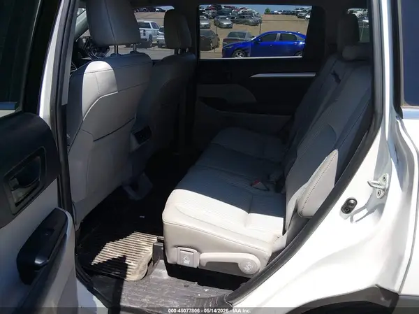 5TDZZRFH6KS302679 2019 TOYOTA HIGHLANDER - Image 8