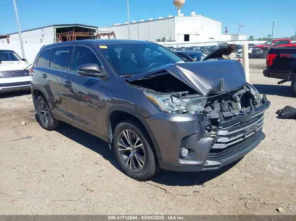 5TDZZRFH6KS306098 2019 TOYOTA HIGHLANDER - Image 1