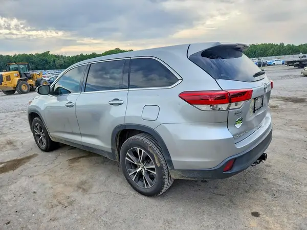 5TDZZRFH6KS306635 2019 TOYOTA HIGHLANDER - Image 2