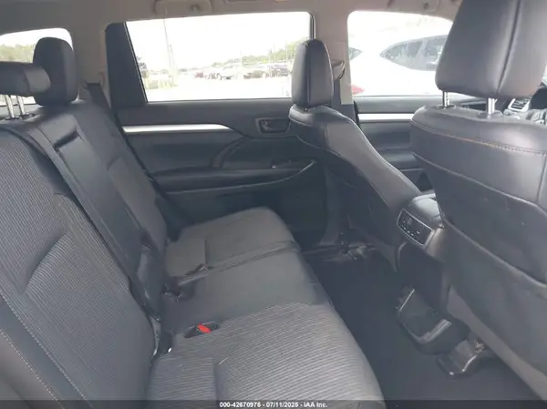 5TDZZRFH6KS308711 2019 TOYOTA HIGHLANDER - Image 8