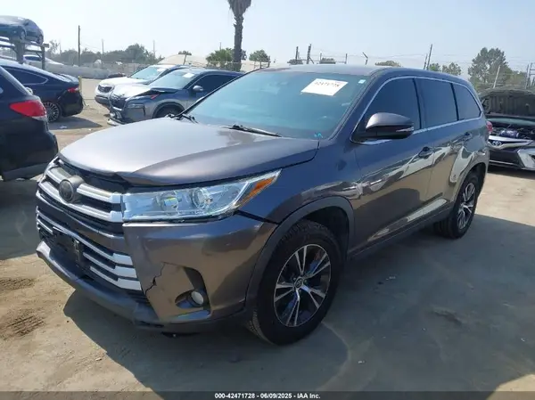 5TDZZRFH6KS311902 2019 TOYOTA HIGHLANDER - Image 2