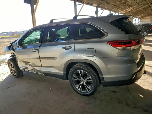 5TDZZRFH6KS314069 2019 TOYOTA HIGHLANDER - Image 2