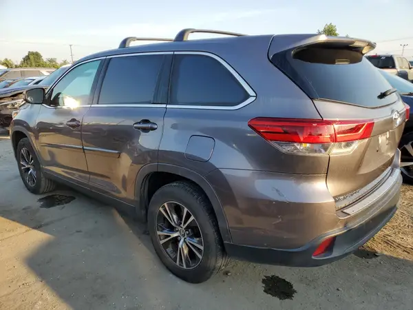 5TDZZRFH6KS316341 2019 TOYOTA HIGHLANDER - Image 2