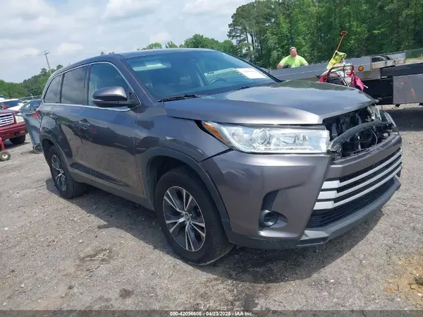 5TDZZRFH6KS319028 2019 TOYOTA HIGHLANDER - Image 1